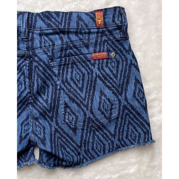 7 for All Mankind 7FAM Allover Diamond Pattern Raw Hem Cutoff Jean Shorts, 32 - Picture 11 of 14